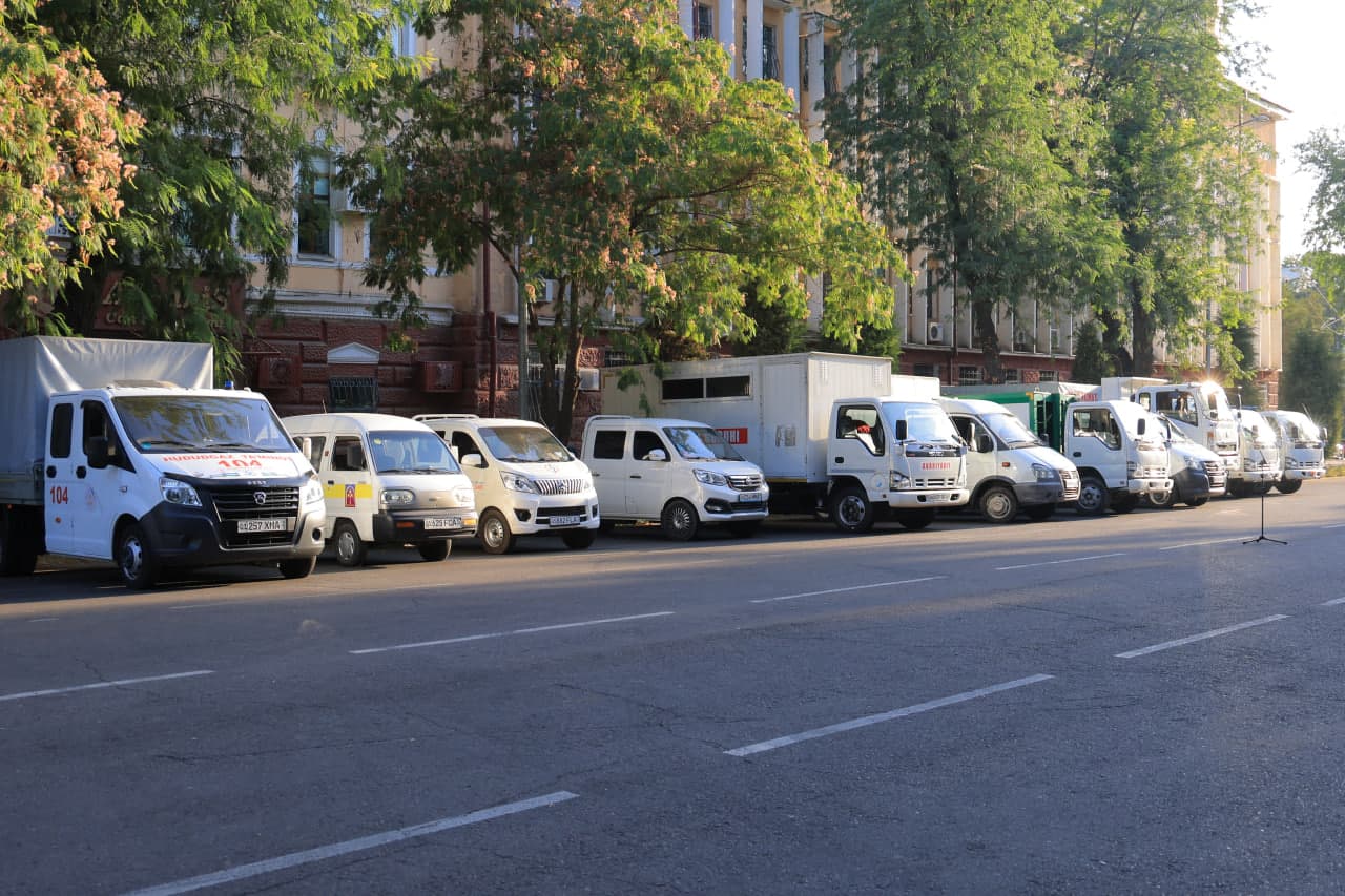 “Sharof Rashidov” va “Afrosiyob” mahallalarida obodonlashtirish ishlari bo‘yicha aniq vazifalar belgilandi