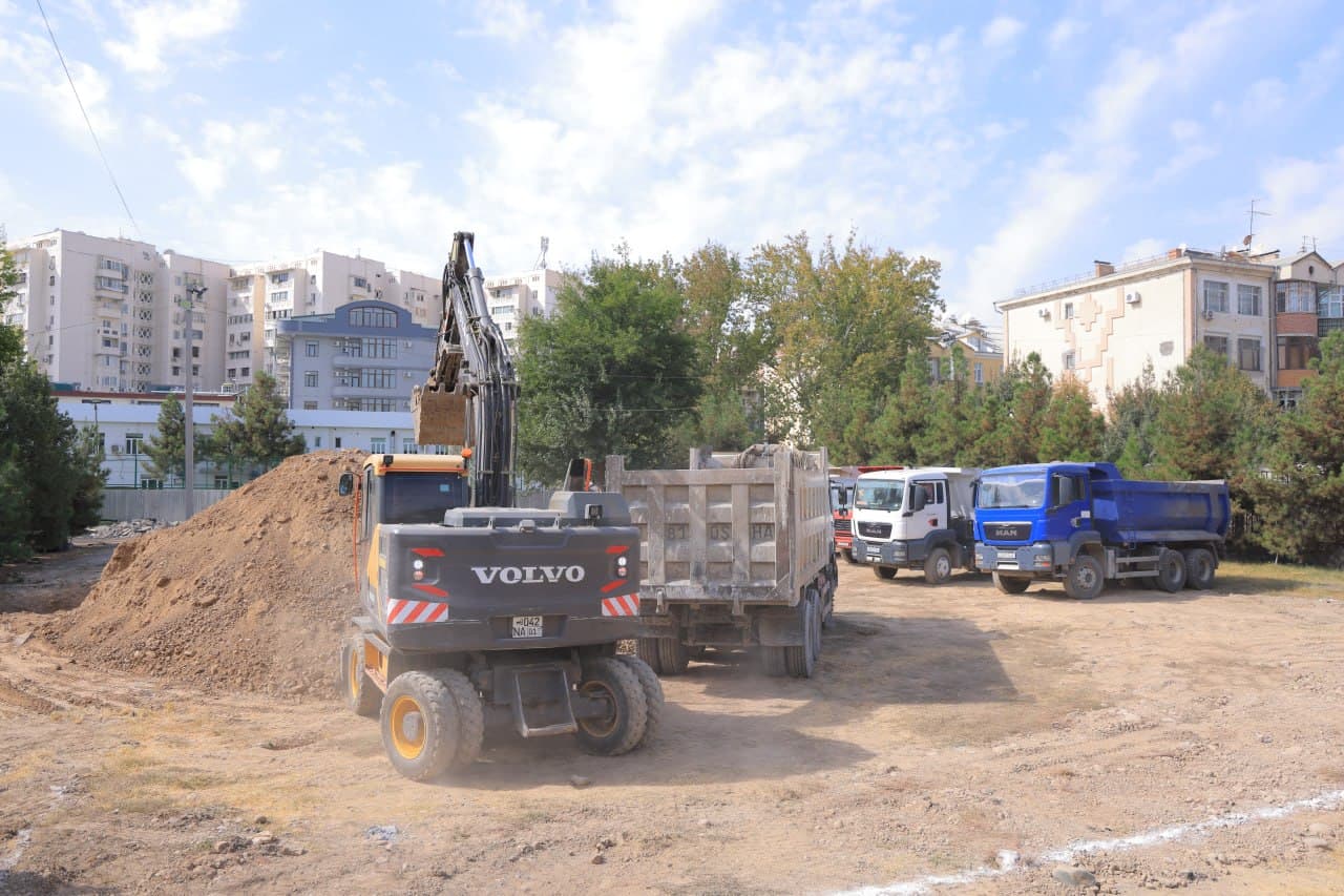 В Мирабадском районе началось строительство дополнительного здания школы на 1505 мест
