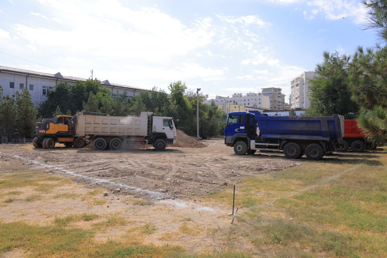 В Мирабадском районе началось строительство дополнительного здания школы на 1505 мест