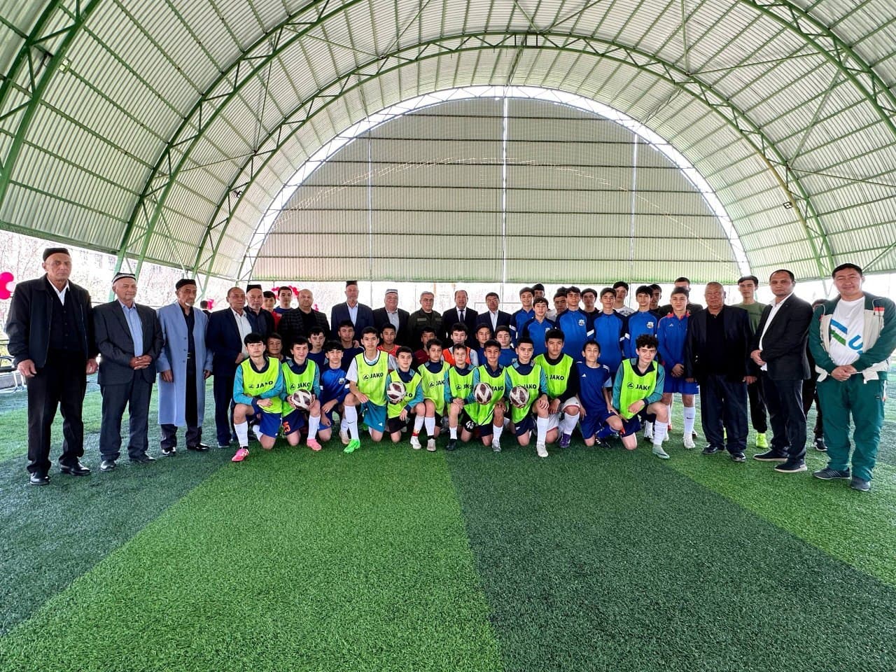 YANGIYO‘L TUMANIDA ZAMONAVIY SPORT MAYDONLARI FOYDALANISHGA TOPSHIRILDI