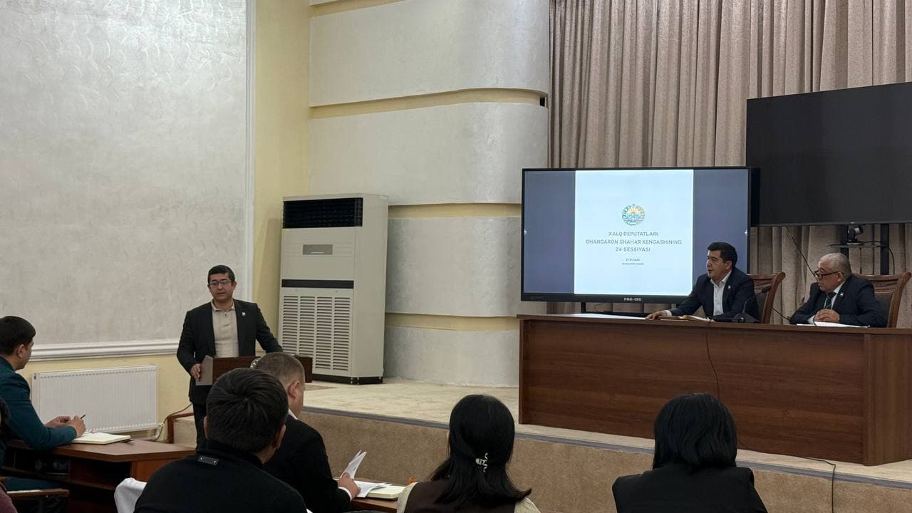 Xalq deputatlari Ohangaron shahar Kengashining navbatdagi yigirma to'rtinchi sessiyasi bo‘lib o‘tdi