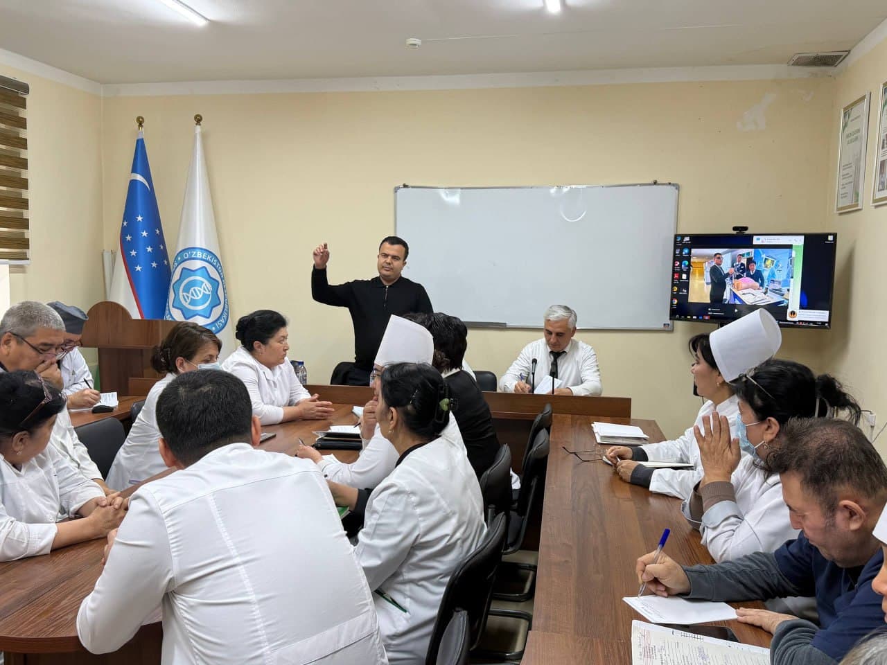 Ohangaron shahar hokimi o‘rinbosari Bobur Adizov ishtirokida Ohangaron shahar tibbiyot birlashmasida korrupsiyaga qarshi kurashish masalalariga bag‘ishlangan yig‘ilish o‘tkazdi