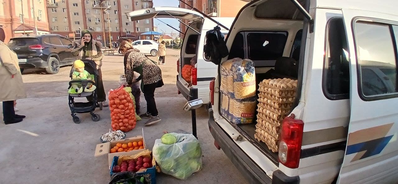 Muborak Ramazon oyi munosabati bilan Ohangaron shahrining “No‘g‘oyqo‘rg‘on” mahallasida qishloq xo‘jaligi va oziq-ovqat mahsulotlari savdo yarmarkasi etildi