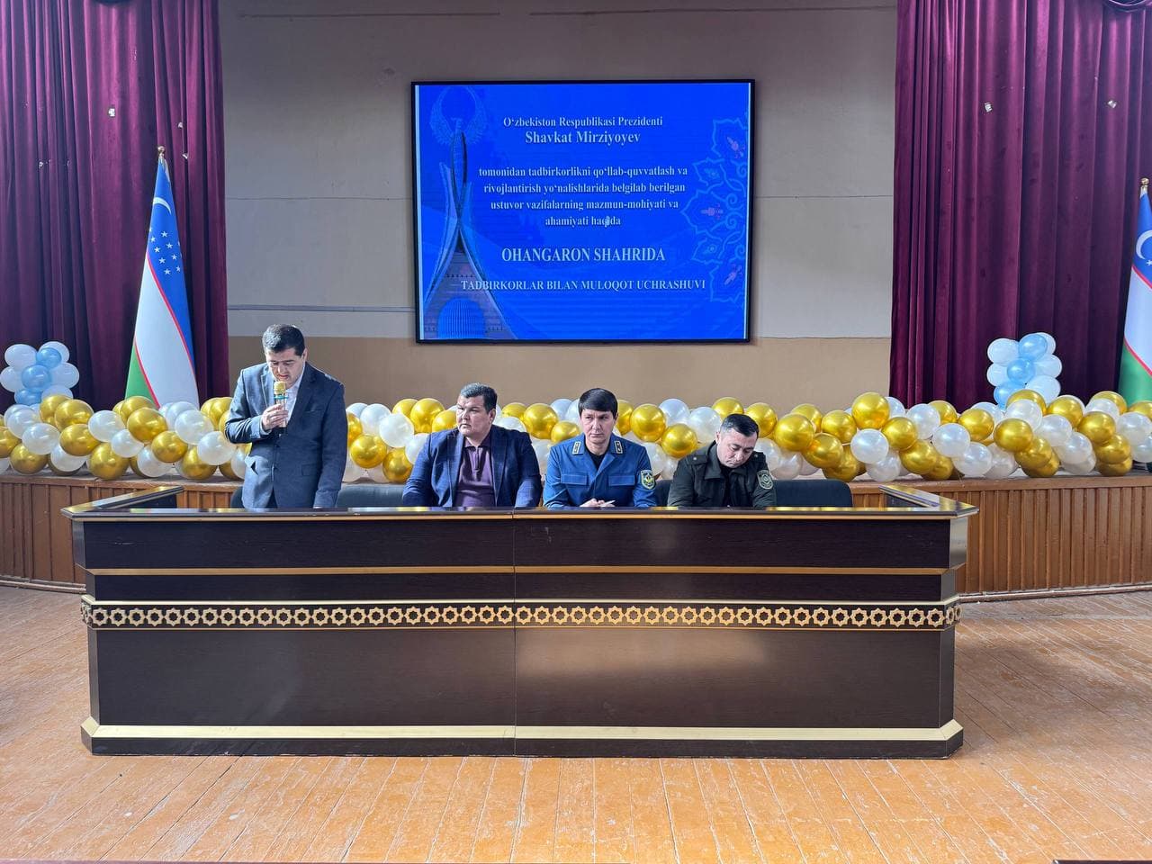 Tadbirkorlar hamda tadbirkorlik faoliyatini boshlash istagida bo‘lgan fuqarolar bilan ochiq muloqot uchrashuvlari oʼtkazildi.