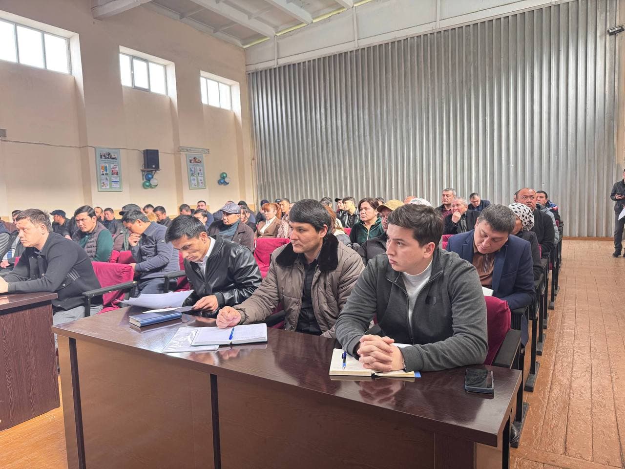 Tadbirkorlar hamda tadbirkorlik faoliyatini boshlash istagida bo‘lgan fuqarolar bilan ochiq muloqot uchrashuvlari oʼtkazildi.