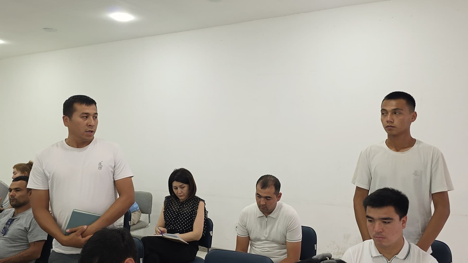 “Rahbar va yoshlar” uchrashuvi — amaliy yechimlarga qaratilgan muloqot