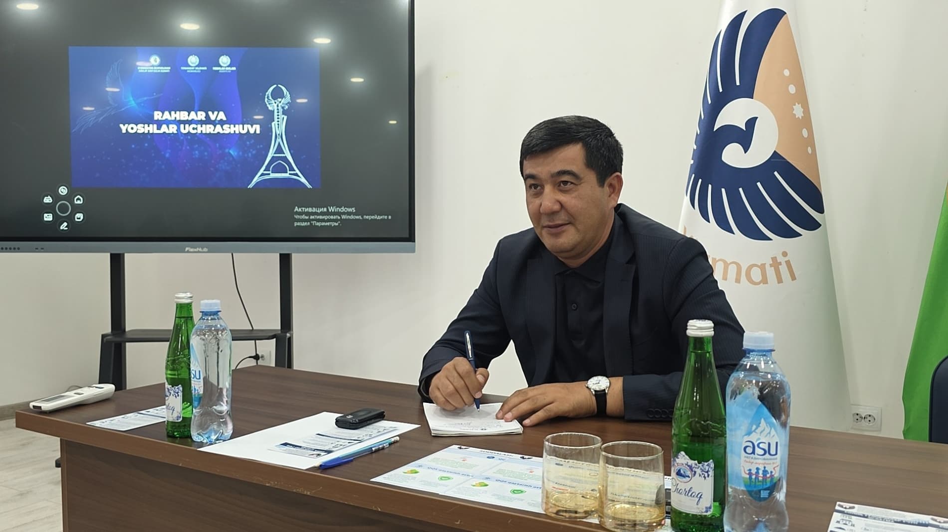 “Rahbar va yoshlar” uchrashuvi — amaliy yechimlarga qaratilgan muloqot