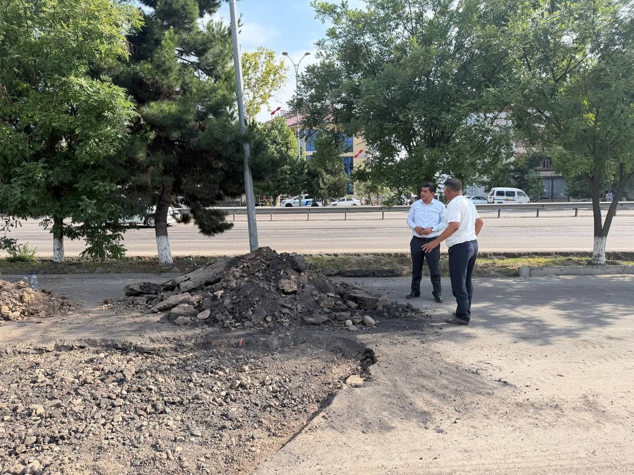 Iloq mahallasidagi yo‘l holati o‘rganildi
