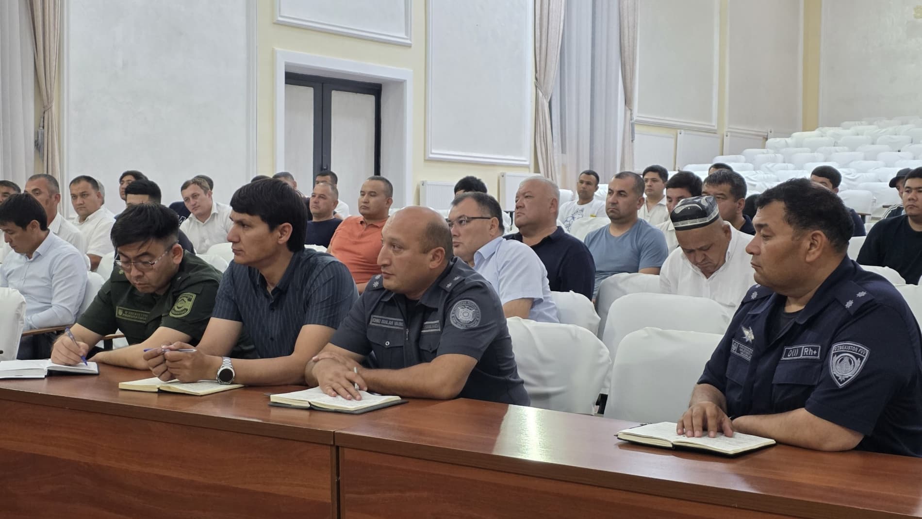 Shahar hokimi boshchiligida yig'ilish bo'lib o'tdi