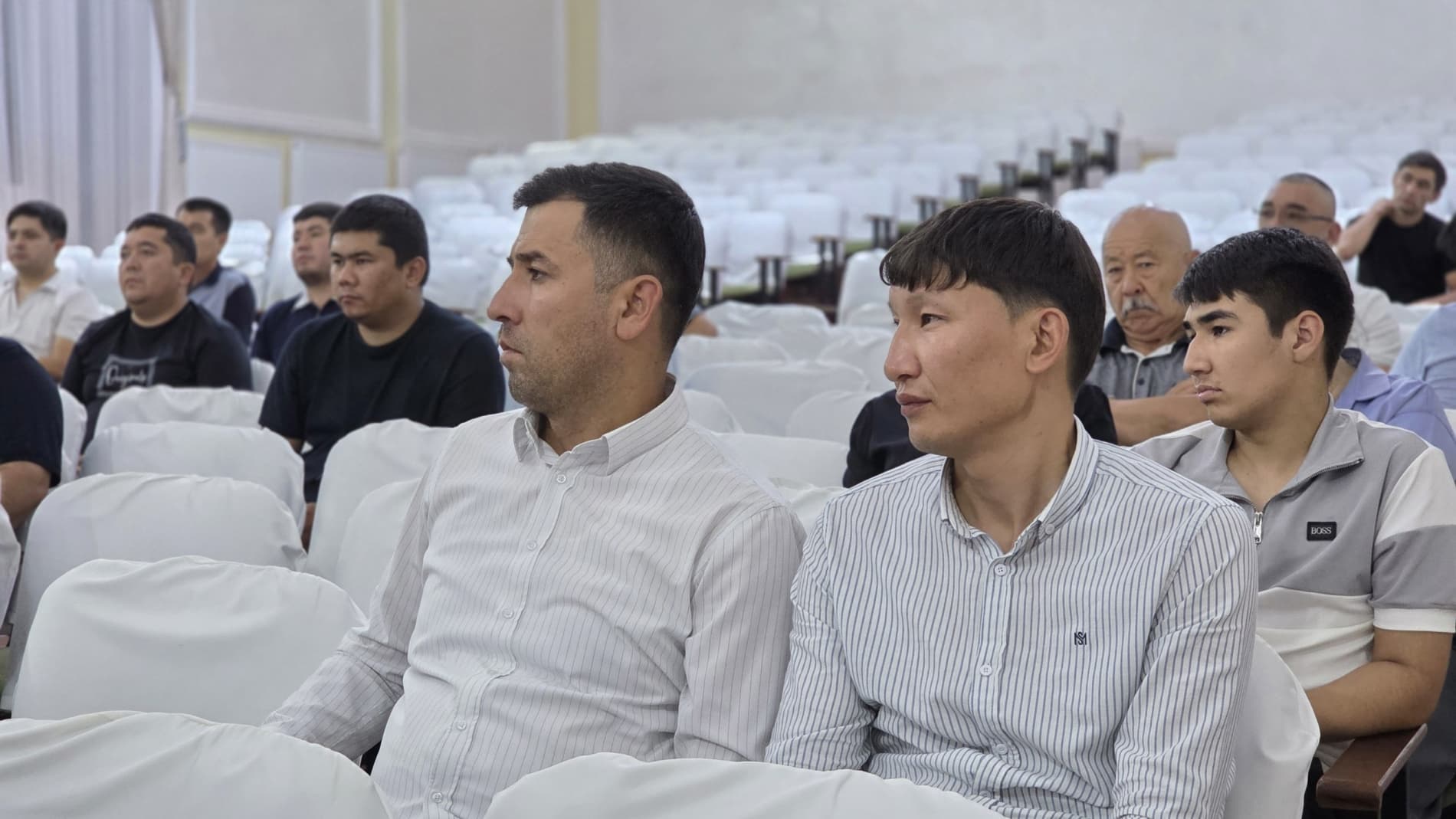Shahar hokimi boshchiligida yig'ilish bo'lib o'tdi