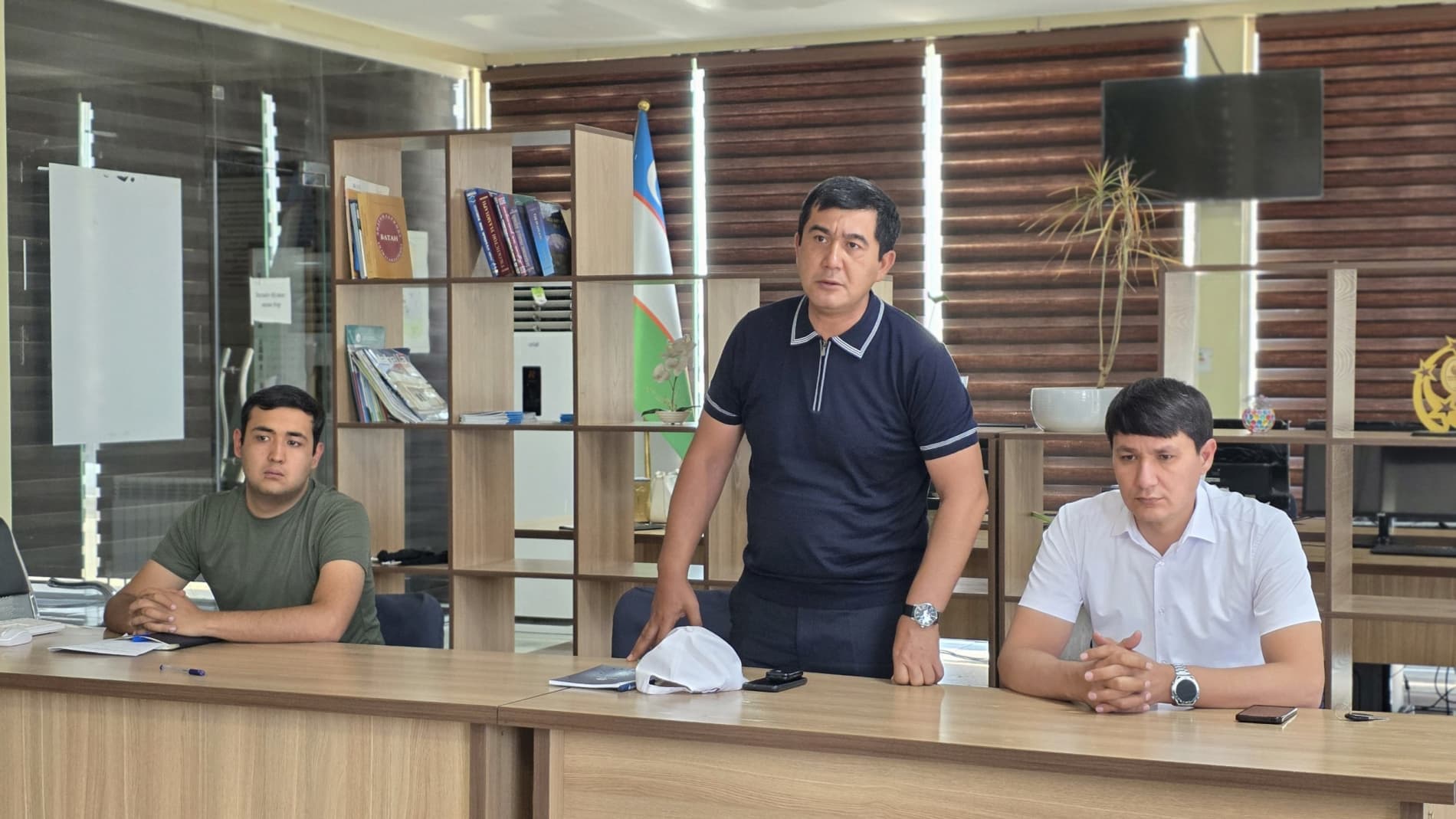 Shahar hokimi Sadriddin Shoqosimov raisligida 2-sektor binosida yig'ilish o'tkazdi