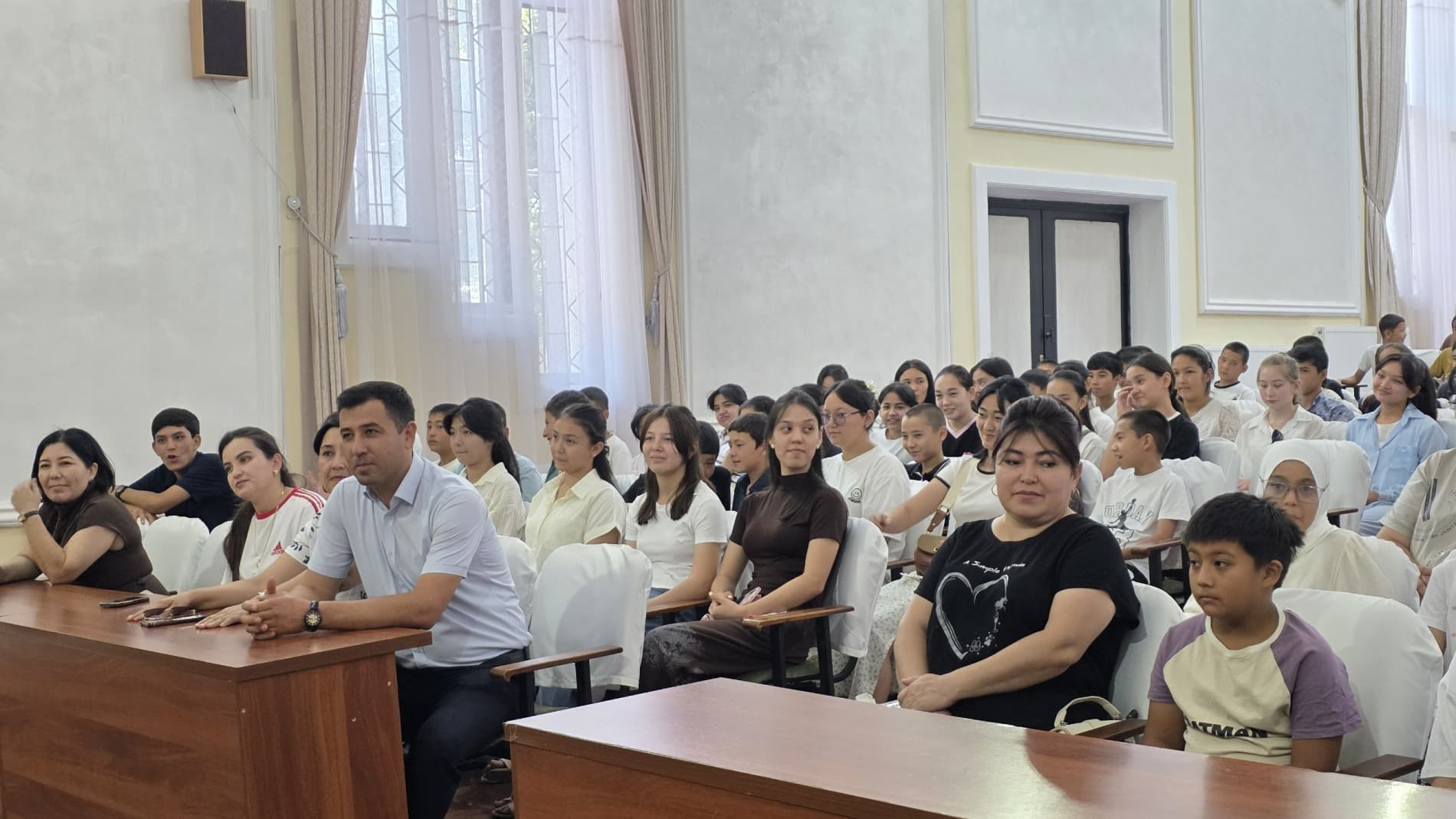 “Dolzarb 90 kun” doirasida o‘quvchilar tarixiy maskanlarga yo‘l oldi
