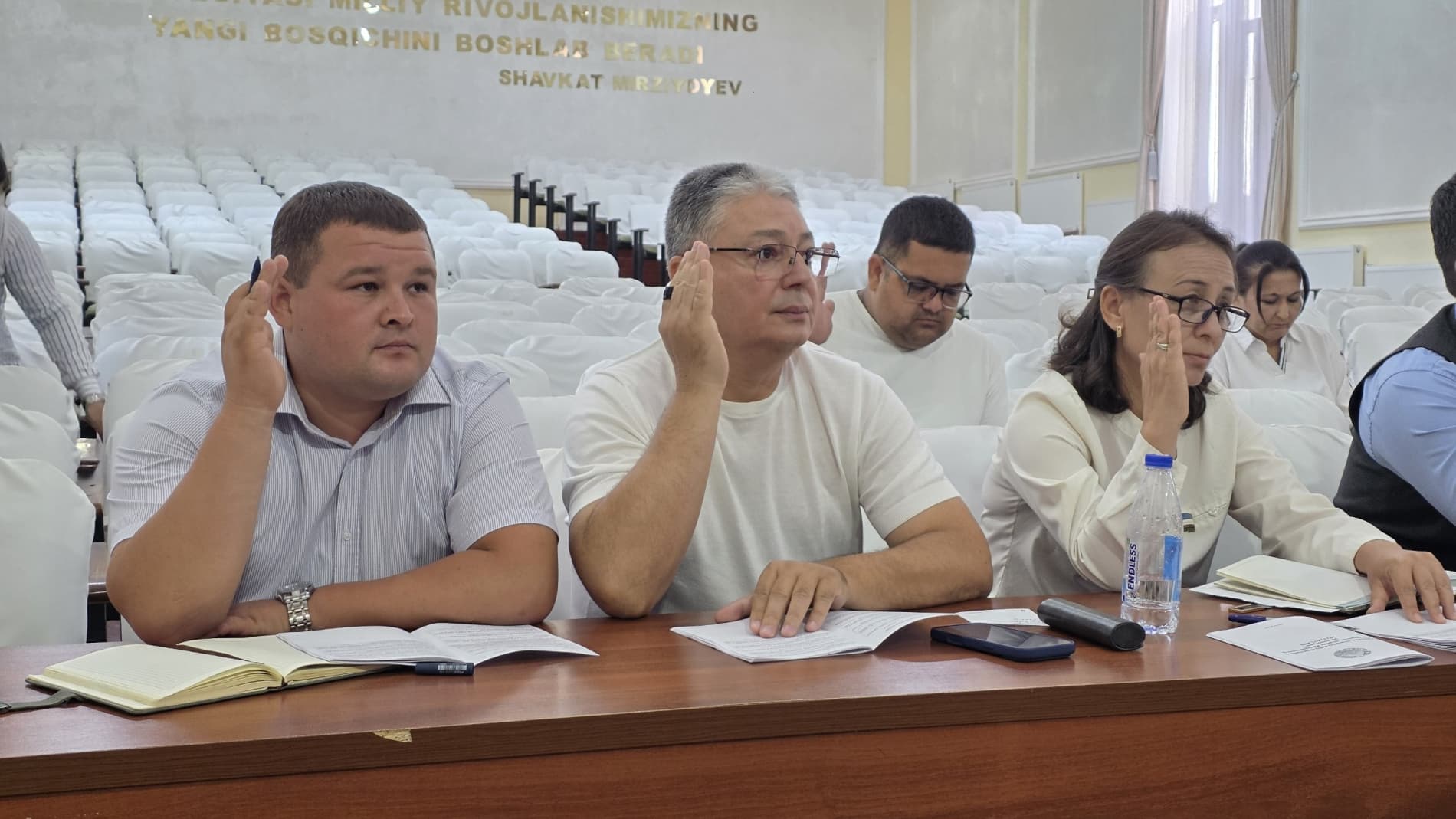 Xalq deputatlari Ohangaron shahar Kengashining navbatdagi 30-sessiyasi bo‘lib o‘tdi