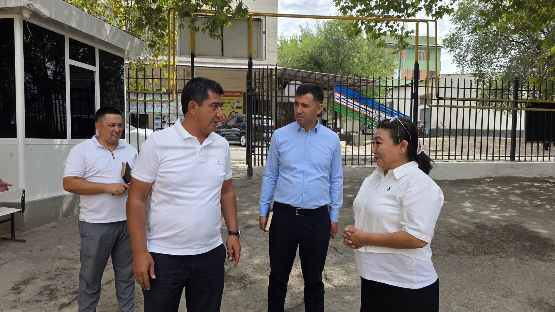 Shahar hokimi ta'lim muassasalarida o‘rganish ishlarini davom ettirdi