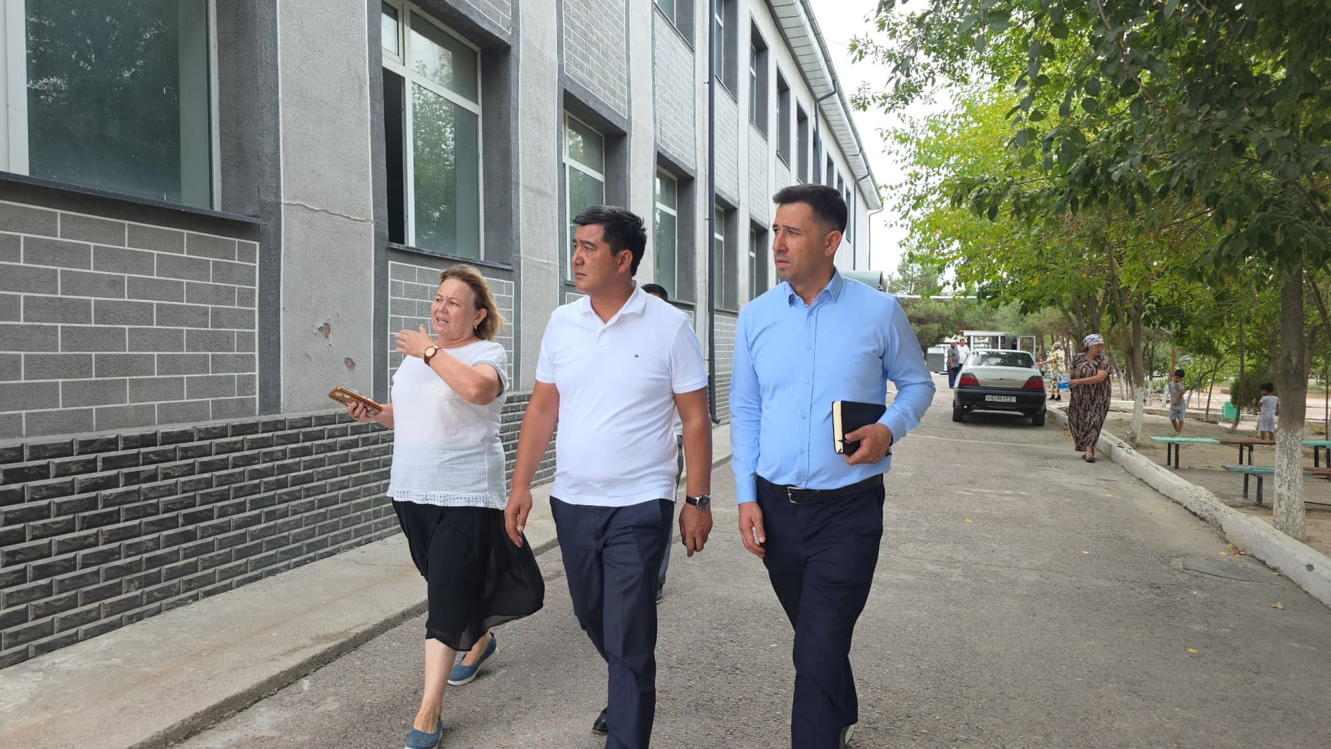 Shahar hokimi ta'lim muassasalarida o‘rganish ishlarini davom ettirdi