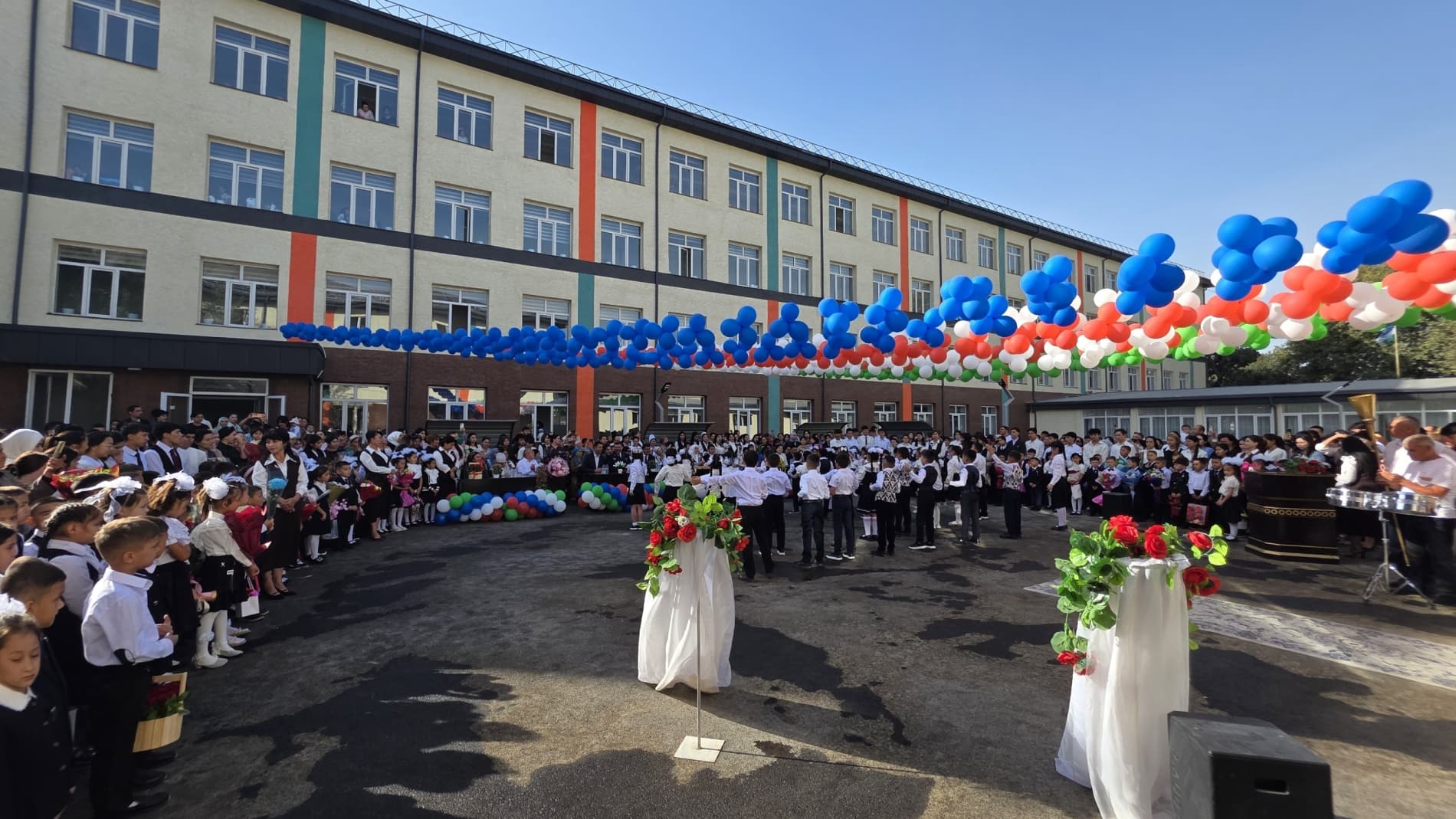 OHANGARON SHAHRIDA YANA BIR ZAMONAVIY MAKTAB FOYDALANISHGA TOPSHIRILDI