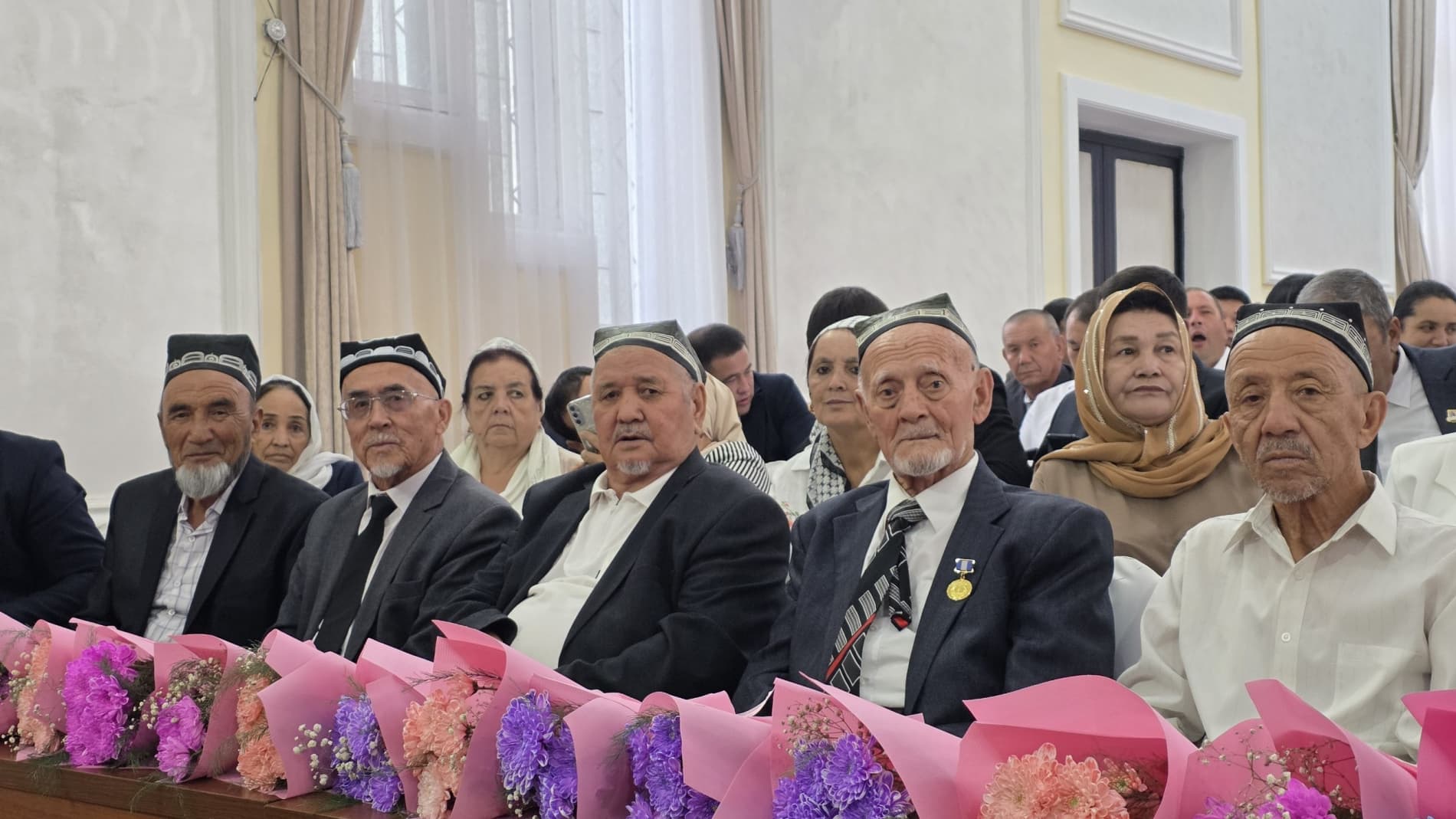 Ohangaron shahrida “O‘zbekiston Respublikasi mustaqilligining 35 yilligi” esdalik nishoni sohiblari taqdirlandi