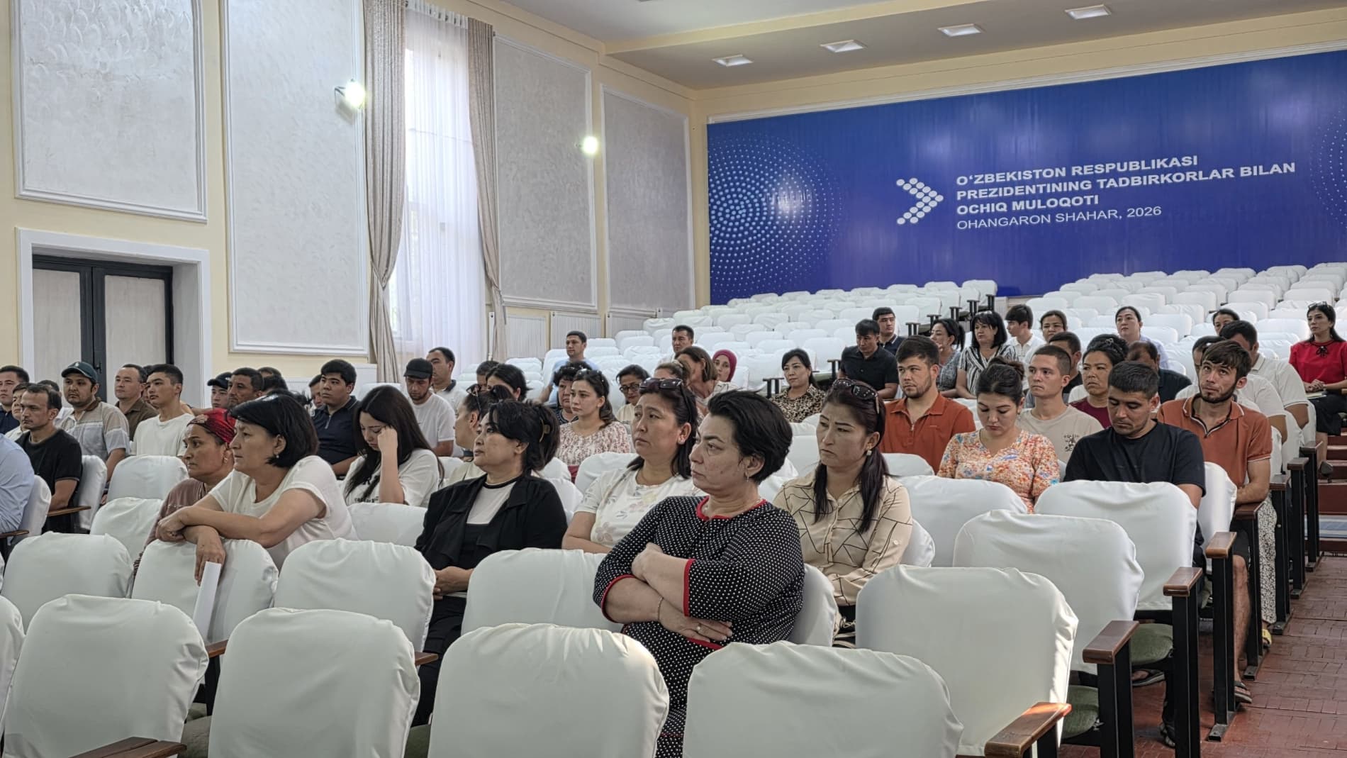 Shahar hokimi Sadriddin Shoqosimov shahrimizdagi vaqtincha ishsiz va bandligi ta’minlanmagan yoshlar bilan uchrashuv o‘tkazdi