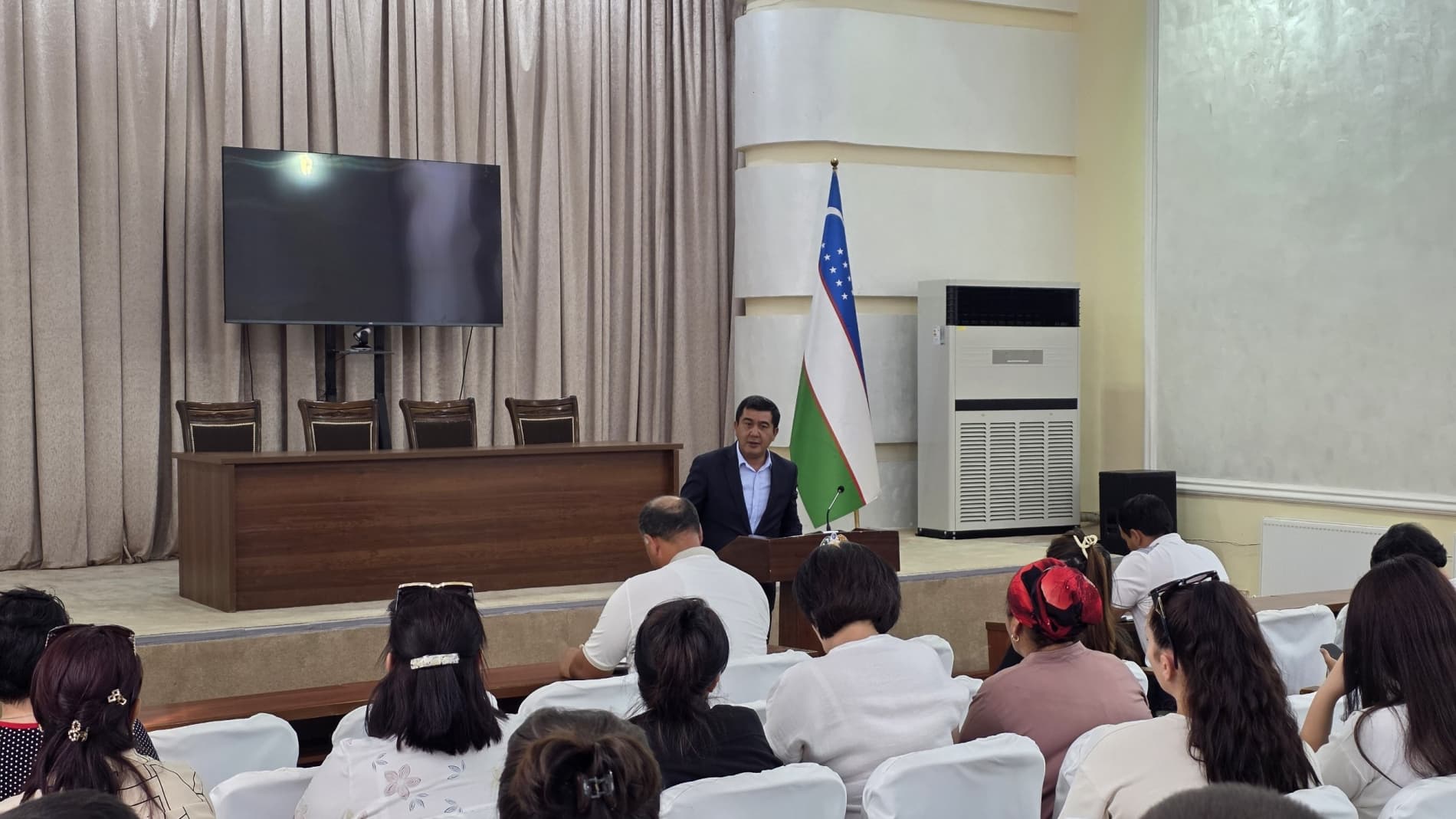 Shahar hokimi Sadriddin Shoqosimov shahrimizdagi vaqtincha ishsiz va bandligi ta’minlanmagan yoshlar bilan uchrashuv o‘tkazdi