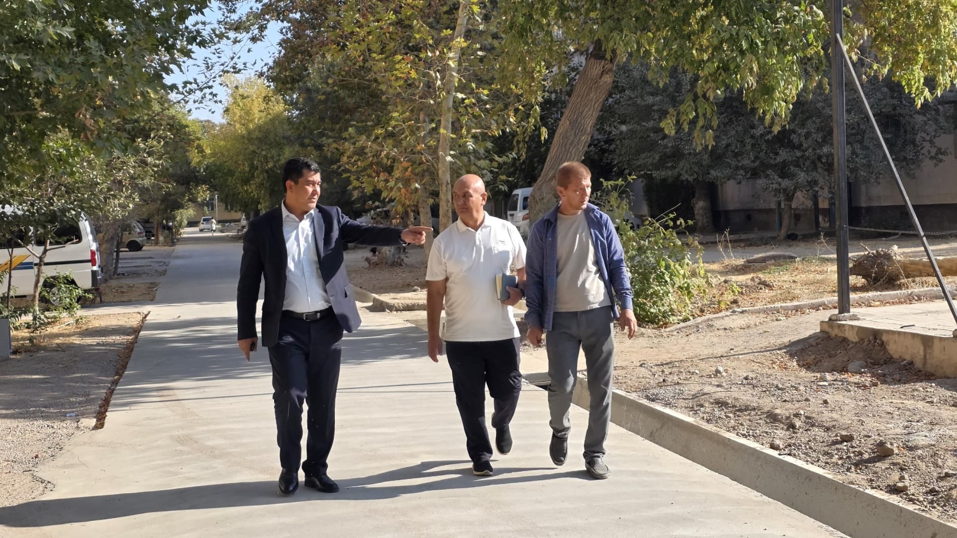 Shahar hokimi Sadriddin Shoqosimov "Baxt" mahallasida bo‘lib, mahalla "yettiligi", mas’ul rahbarlar hamda hududga xizmat ko‘rsatuvchi Boshqaruv servis kompaniyasi (BSK) vakillari ishtirokida muloqot o‘tkazdi.