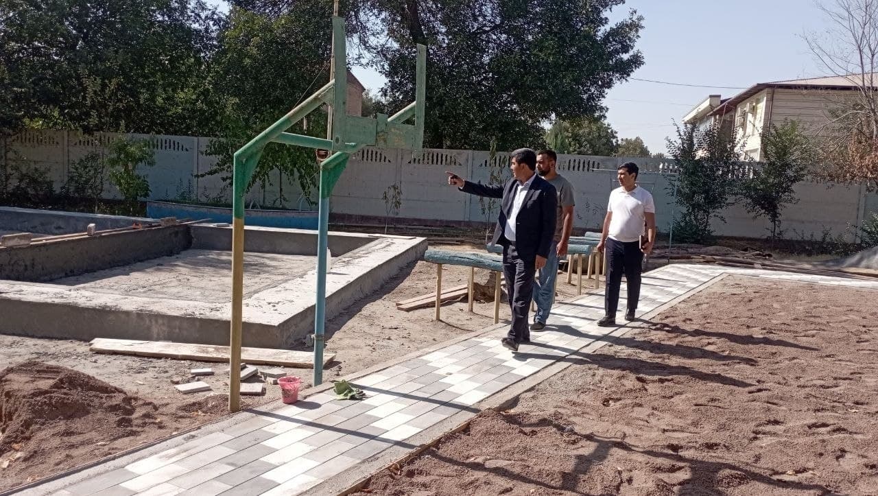Shahar hokimi 10- va 15-sonli maktabgacha ta’lim tashkilotlarida qurilish-ta’mirlash ishlarini ko‘zdan kechirdi