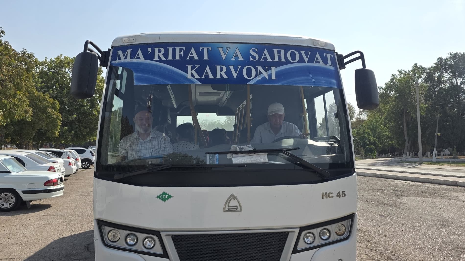 Sayyor qabuldagi murojaat amalda: Otaxon va onaxonlarimiz Zangiota ziyoratgohiga kuzatildi