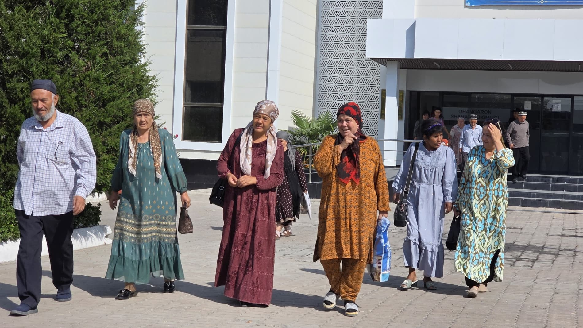 Sayyor qabuldagi murojaat amalda: Otaxon va onaxonlarimiz Zangiota ziyoratgohiga kuzatildi