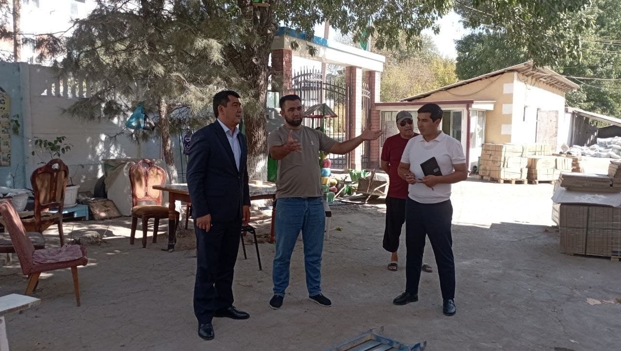 Shahar hokimi 10- va 15-sonli maktabgacha ta’lim tashkilotlarida qurilish-ta’mirlash ishlarini ko‘zdan kechirdi