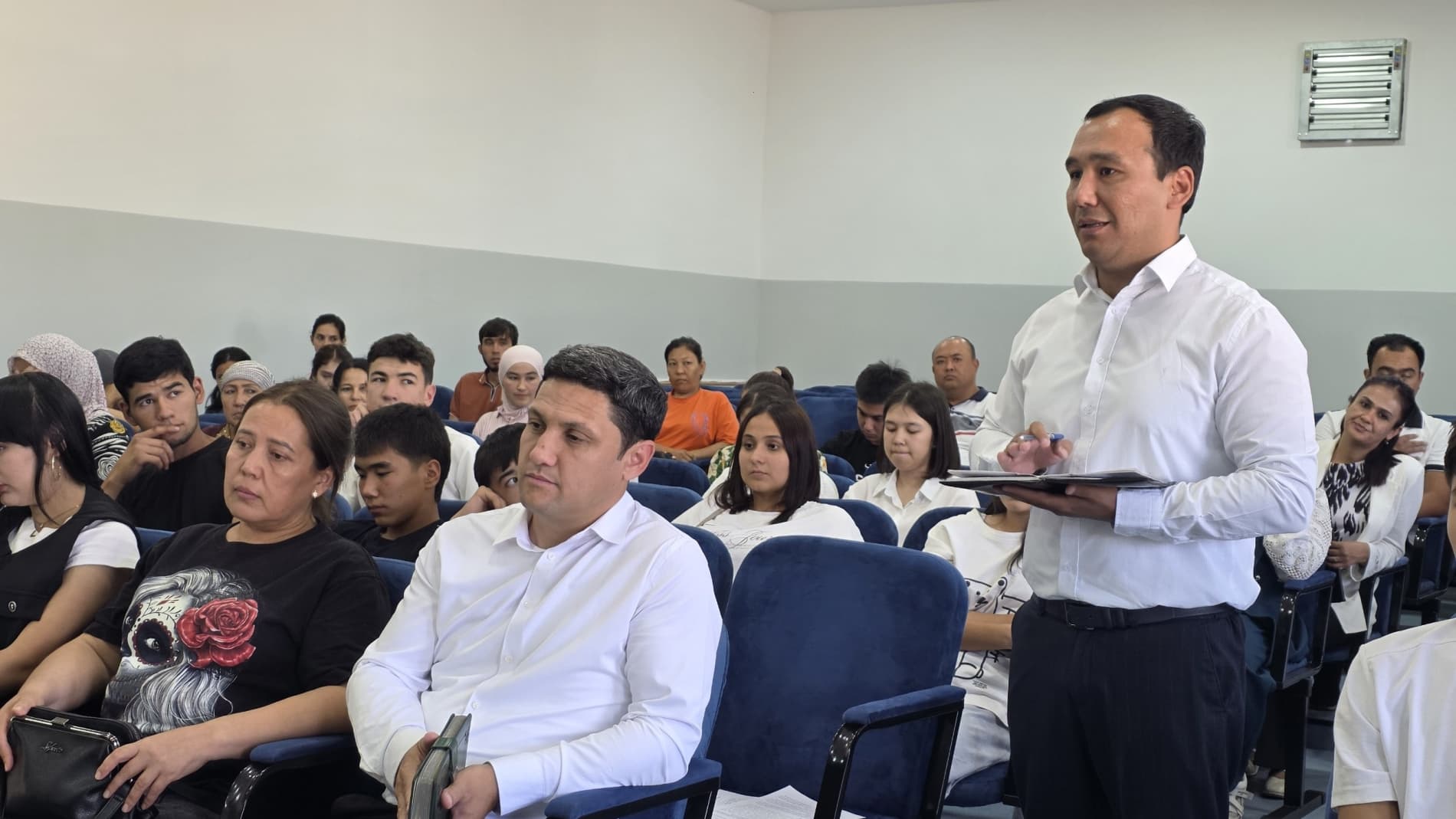 Ohangaron shahrida rahbar va yoshlar uchrashuvi o‘tkazildi
