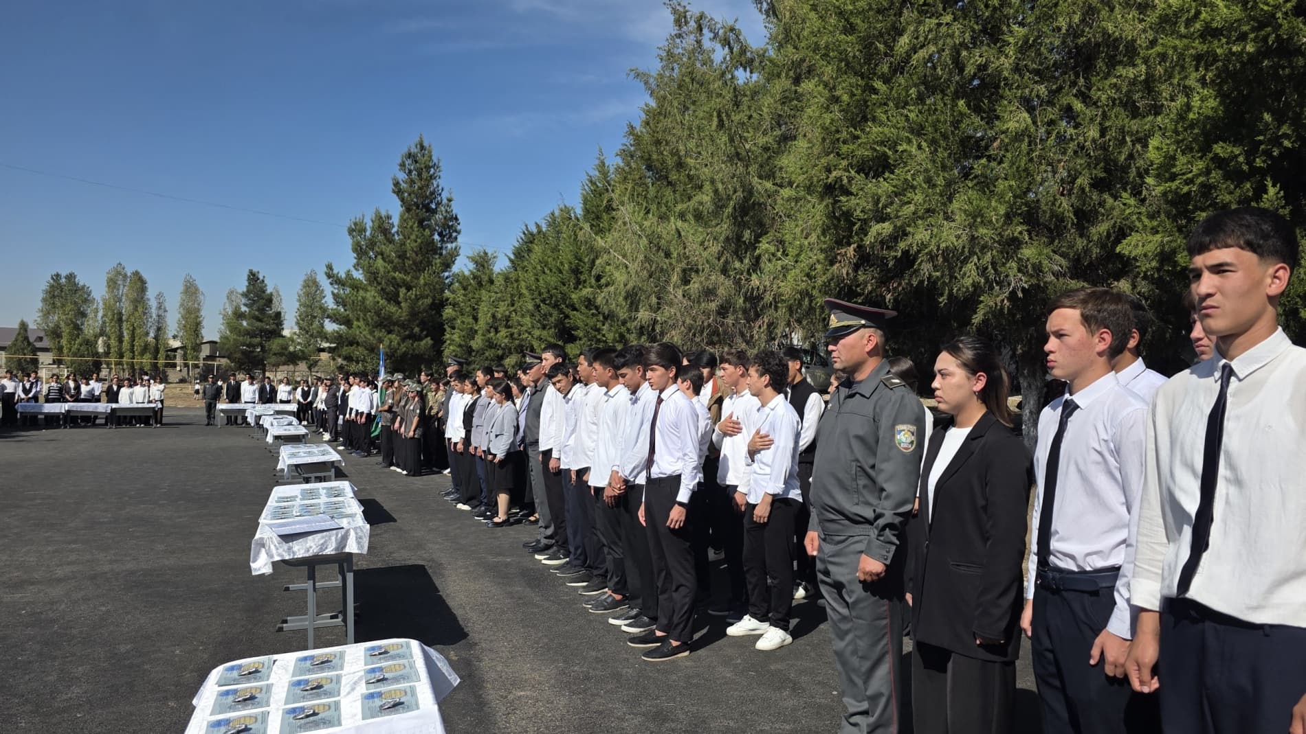 “Vatan tayanchi” harakati a’zolariga ko‘krak nishonlari topshirildi
