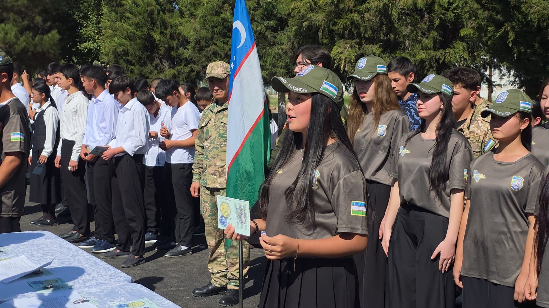 “Vatan tayanchi” harakati a’zolariga ko‘krak nishonlari topshirildi