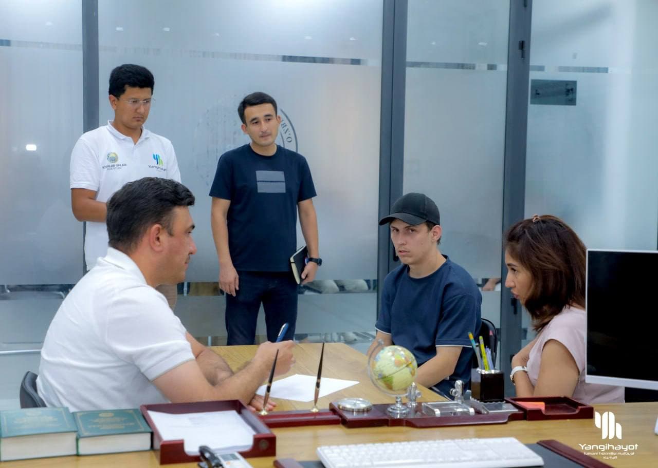 Youth Day: District Governor Met with Young People