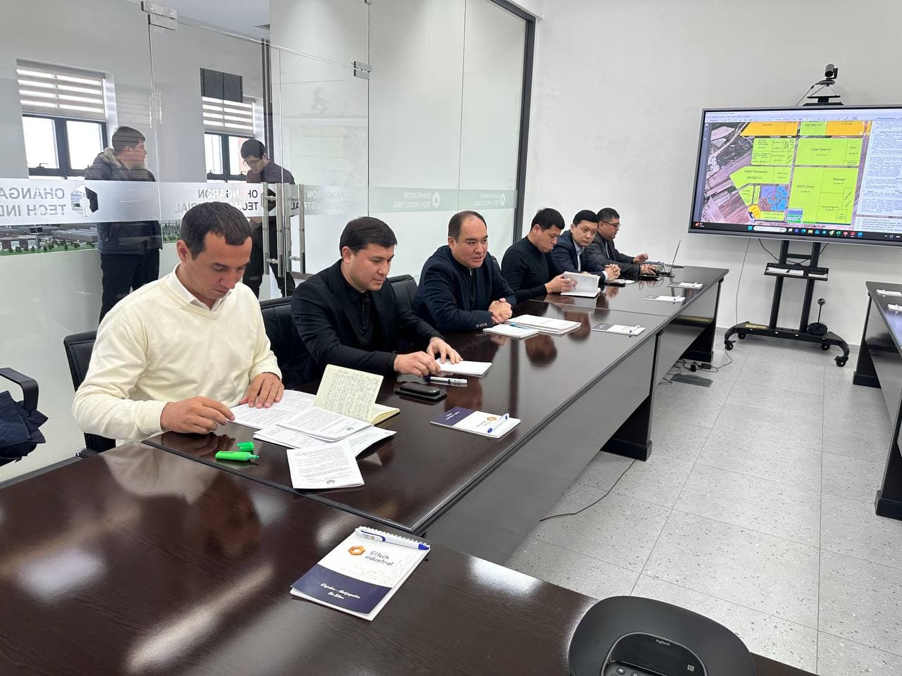 Belarus elchisi Ohangaron tumaniga tashrif buyurdi