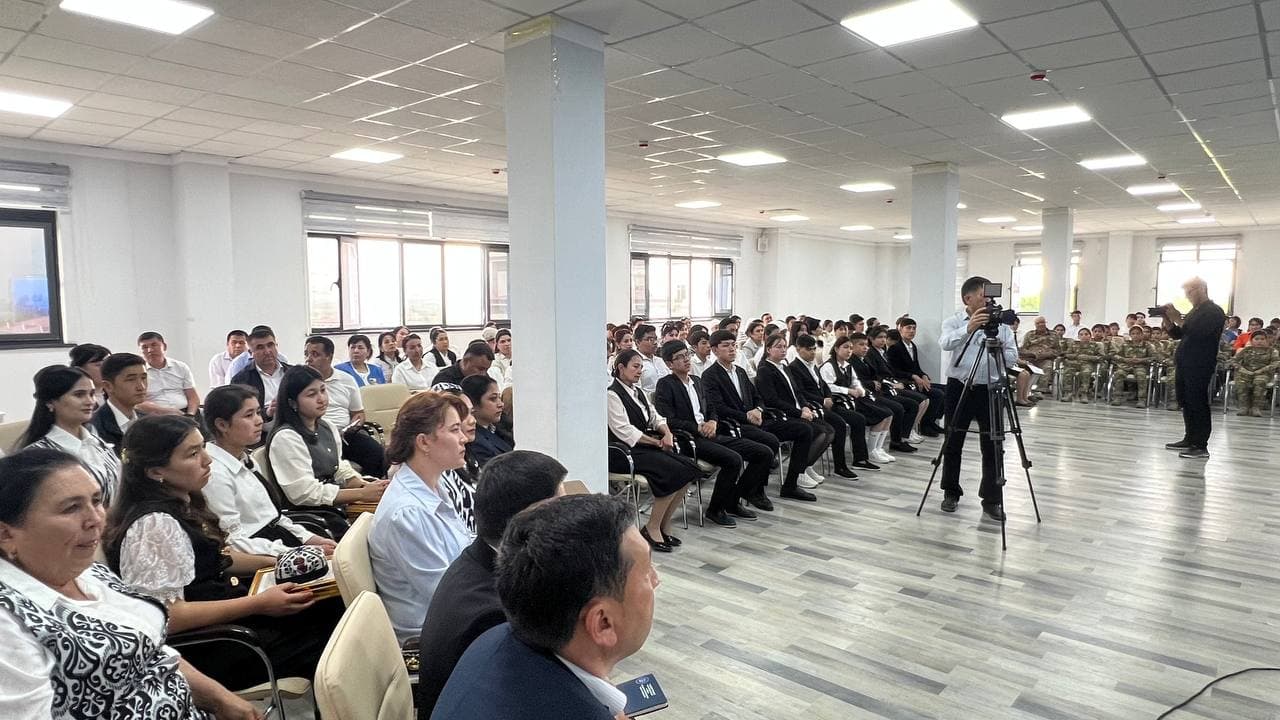 Bahrom Norqobilov tuman yoshlari bilan uchrashuv o‘tkazdi
