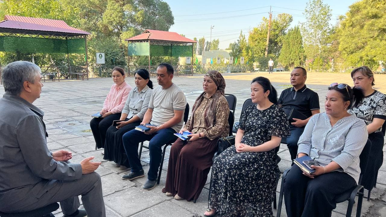 Ohangaron tumani hokimi Bahrom Norqobilov tayanch mahalla sifatida belgilangan “Nurobod” mahallasi yettiligi a’zolari bilan uchrashuv o‘tkazdi
