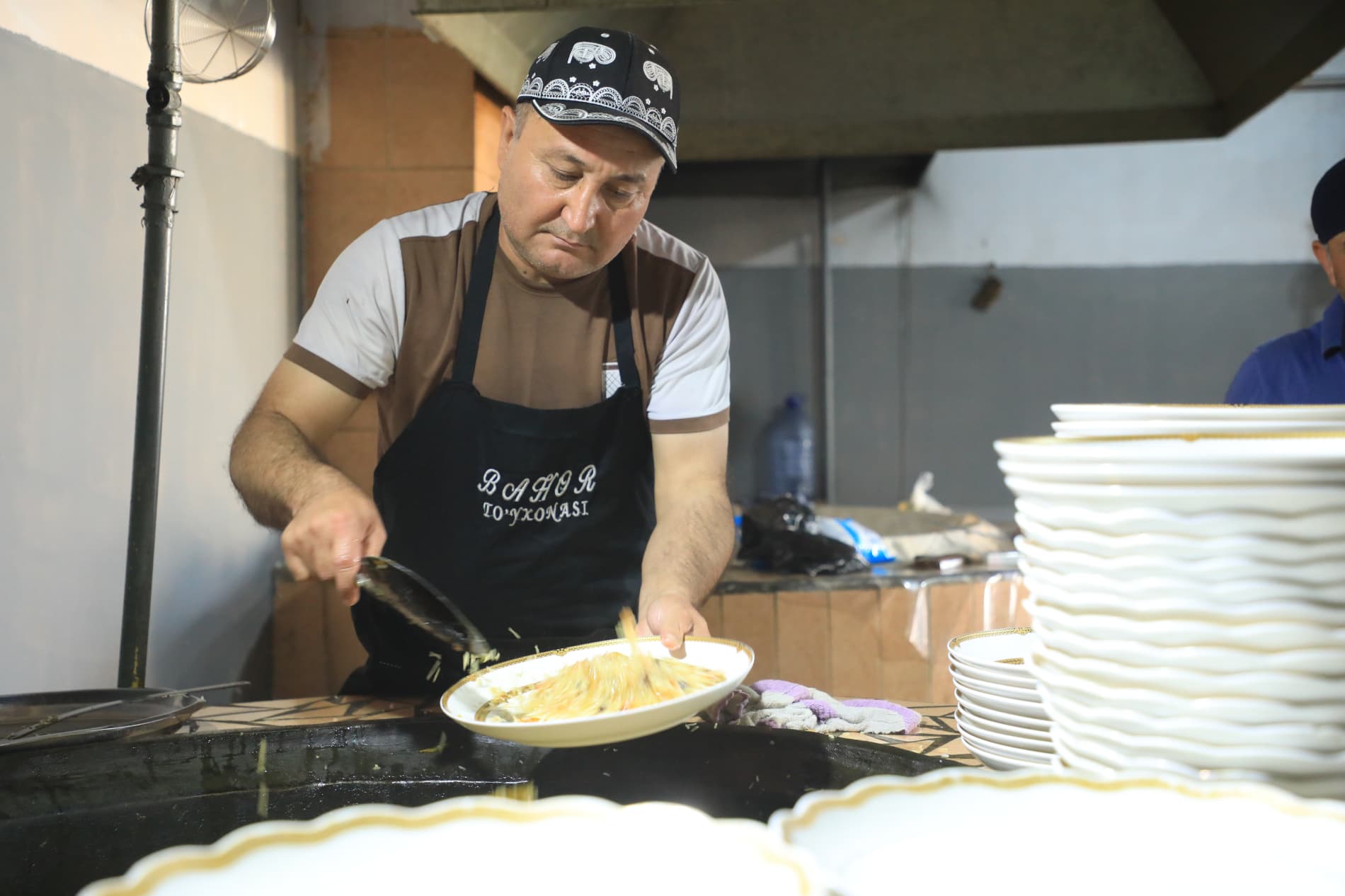 Bo‘ka tumanida 9-may — Xotira va qadrlash kuni munosabati bilan ehson dasturxoni tashkil etildi