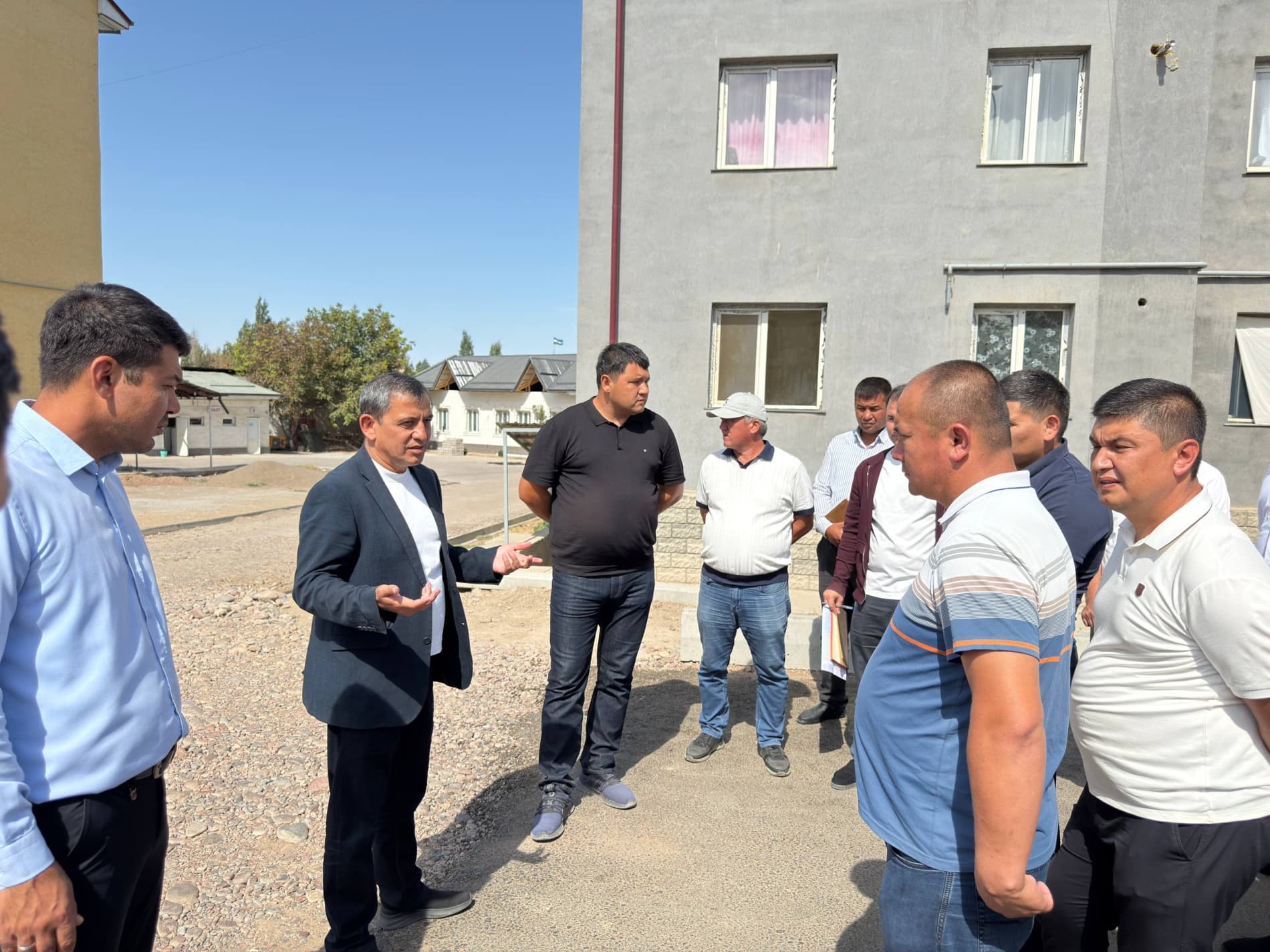 В центре района активно продолжаются созидательные работы