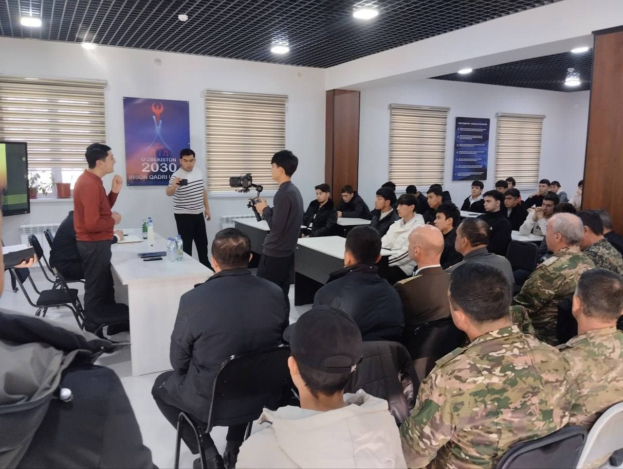 Раҳбар ва ёшлар учрашуви!