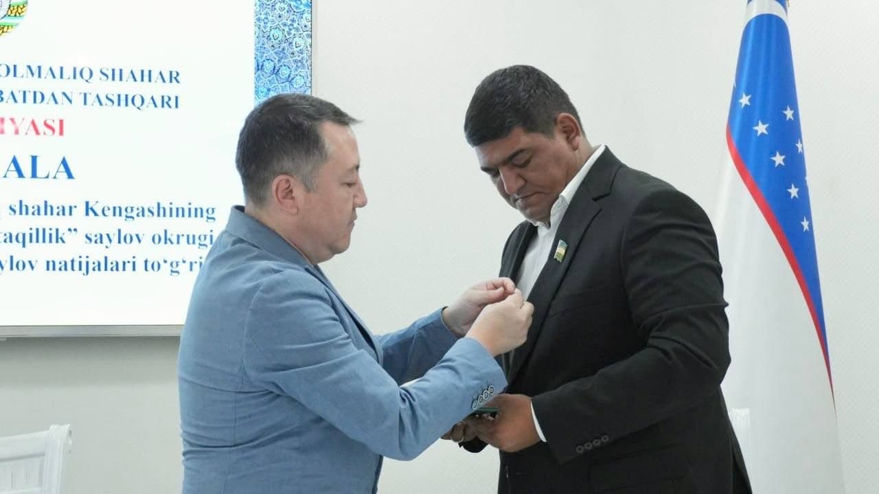 Barhayot Meliyev Olmaliq shahar Kengashi deputati sifatida rasman tasdiqlandi