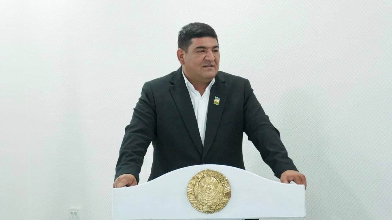Barhayot Meliyev Olmaliq shahar Kengashi deputati sifatida rasman tasdiqlandi