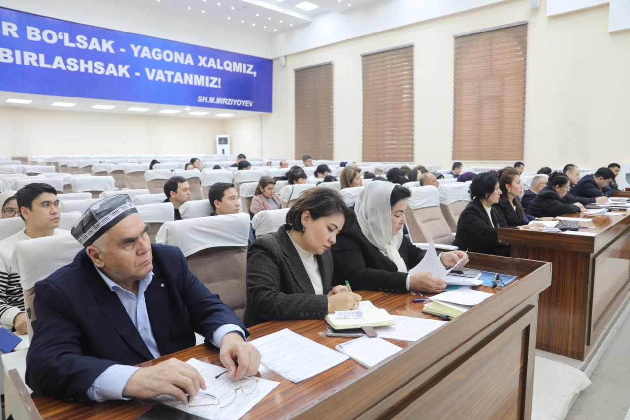 Yettinchi chaqiriq Xalq deputatlari Yangiyo‘l shahar Kengashining o‘n to‘qqizinchi sessiyasi bo‘lib o‘tdi