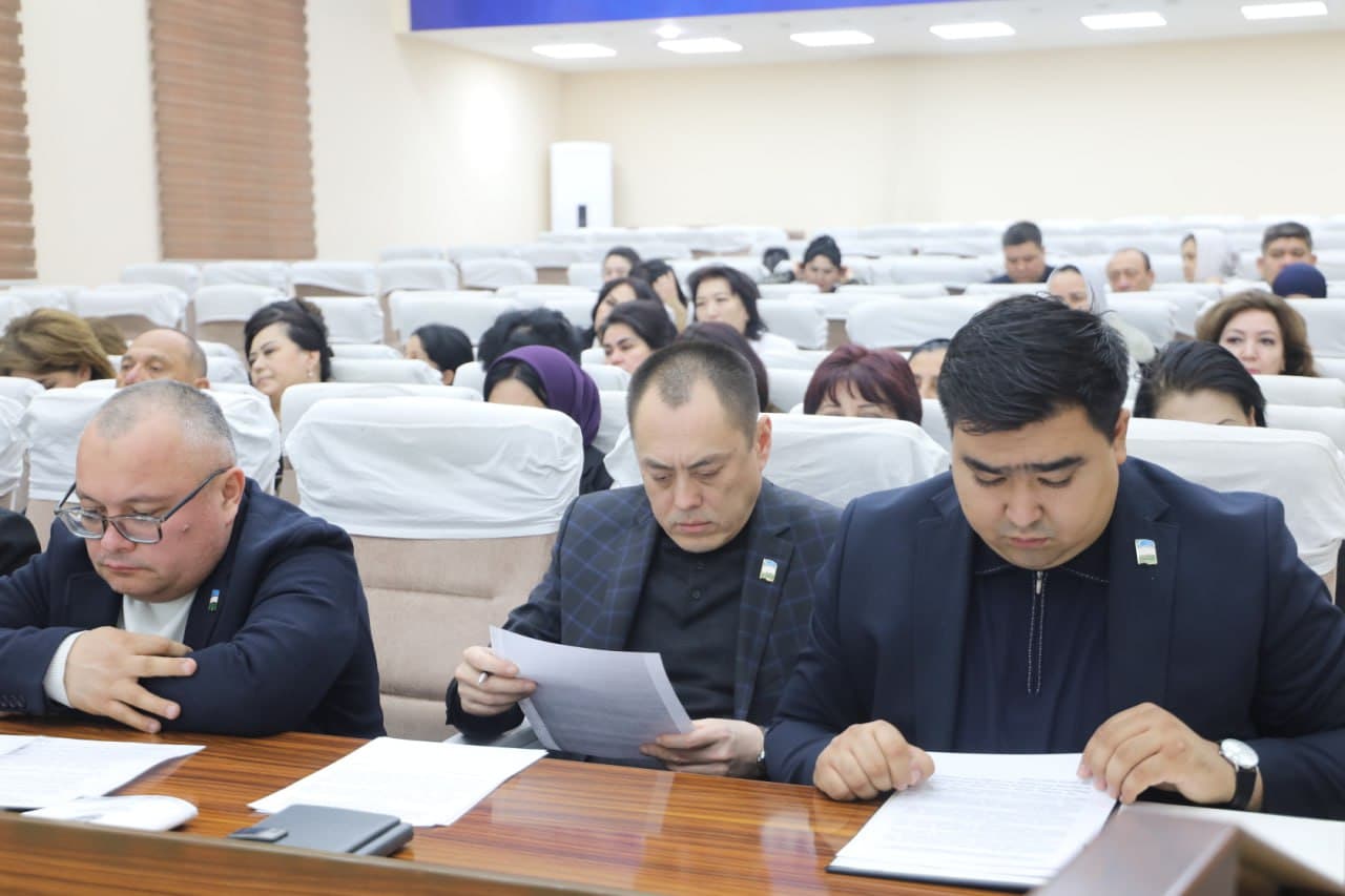 Yettinchi chaqiriq Xalq deputatlari Yangiyo‘l shahar Kengashining o‘n to‘qqizinchi sessiyasi bo‘lib o‘tdi
