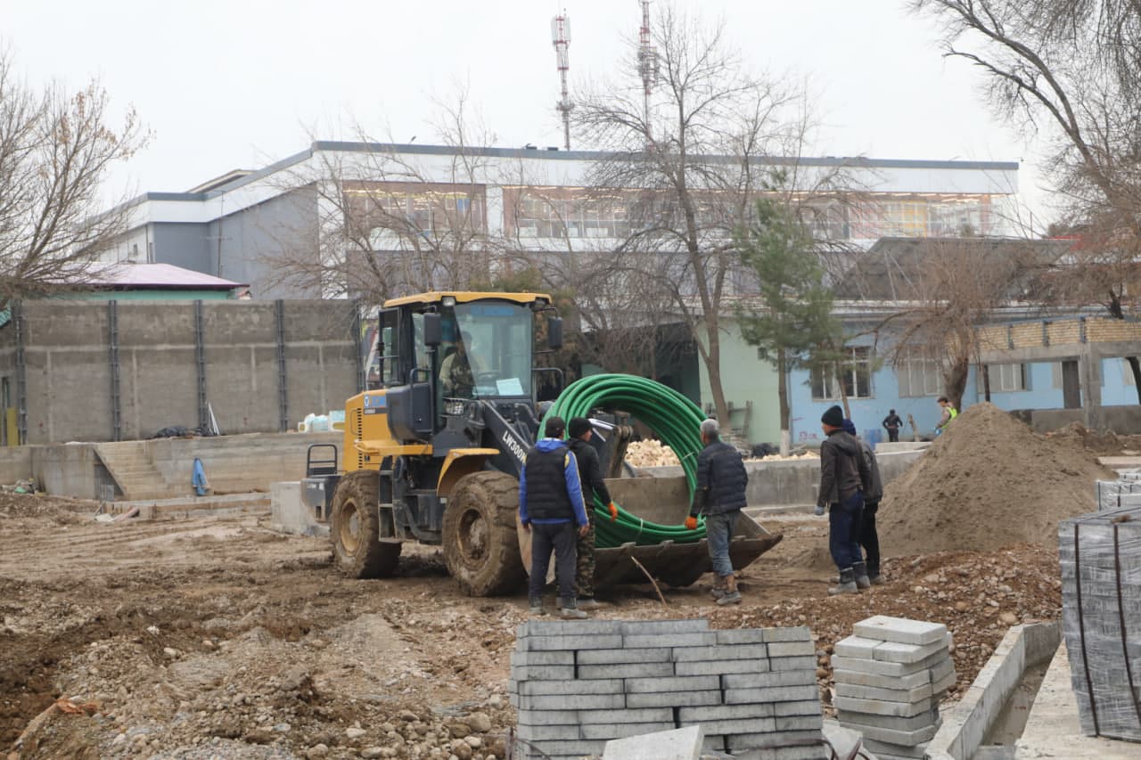 “Alisher Navoiy gulshani” istirohat bog‘i zamonaviy ko‘rinishga keltirilmoqda