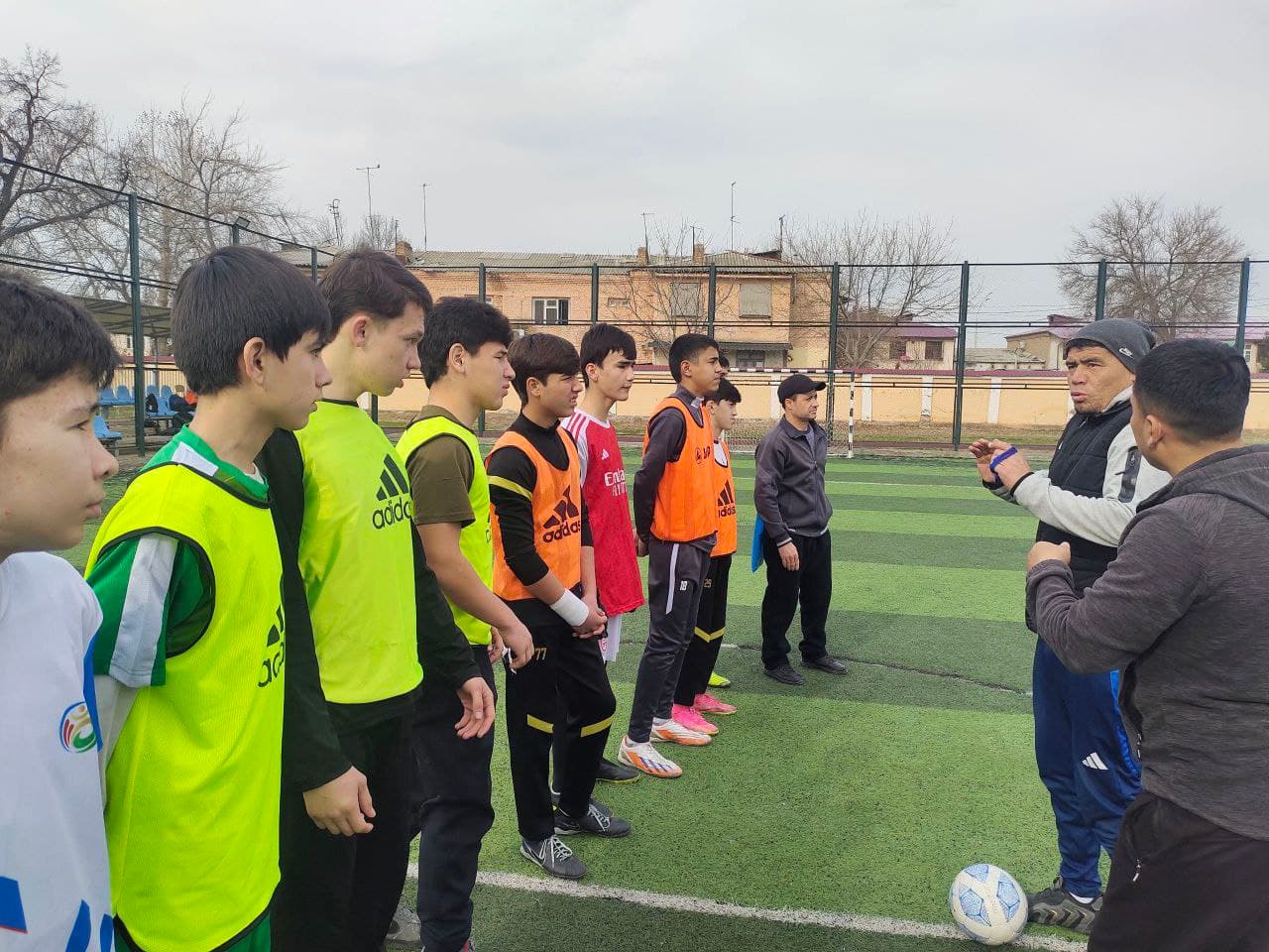 “Maktablar ligasi”