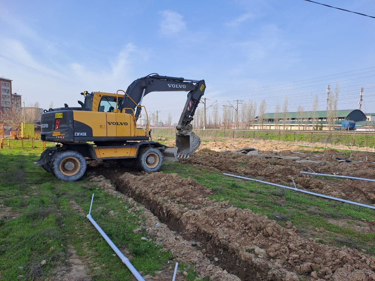 Temir yo‘l bo‘ylarida obodonlashtirish ishlari davom etmoqda