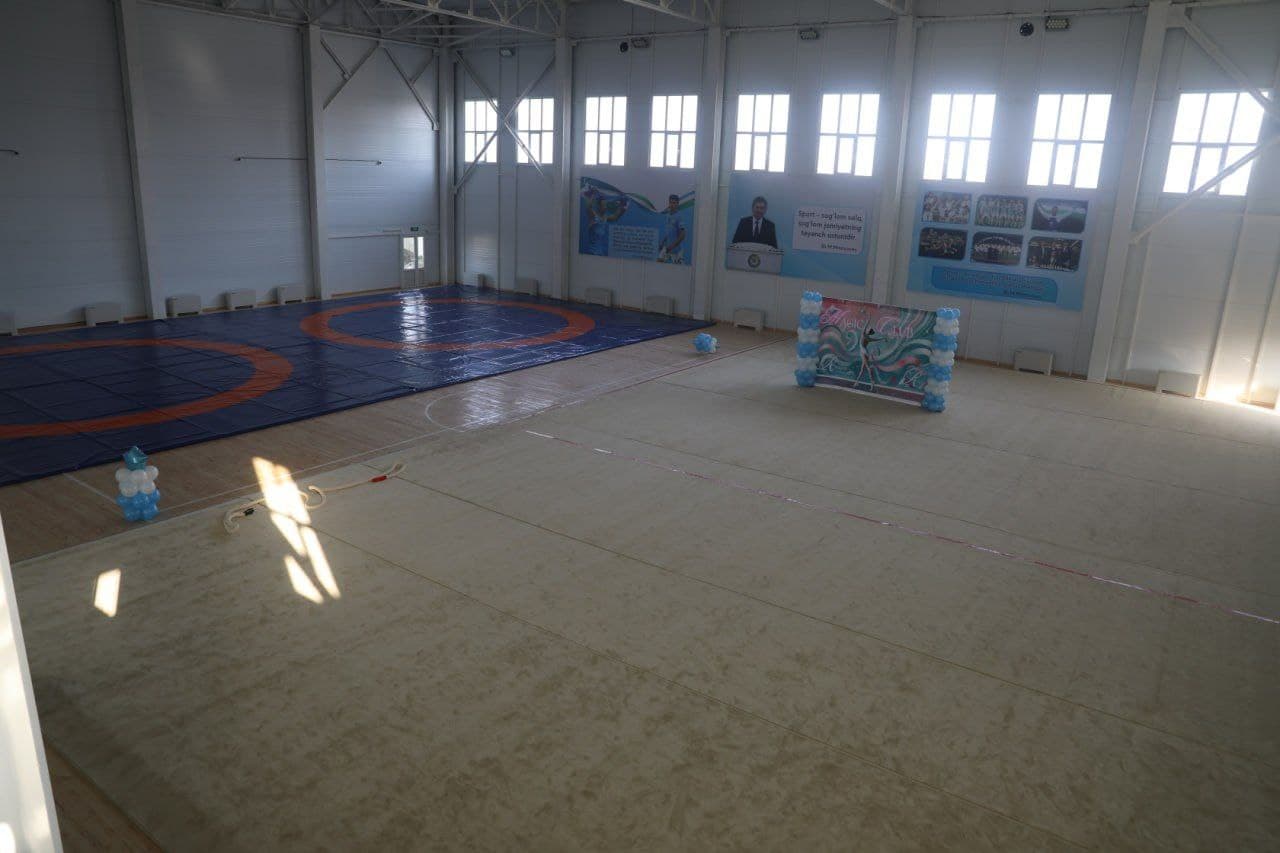 Navro‘z umumxalq bayrami arafasida Yangiyo‘l shahrida zamonaviy sport maktabi foydalanishga topshirildi