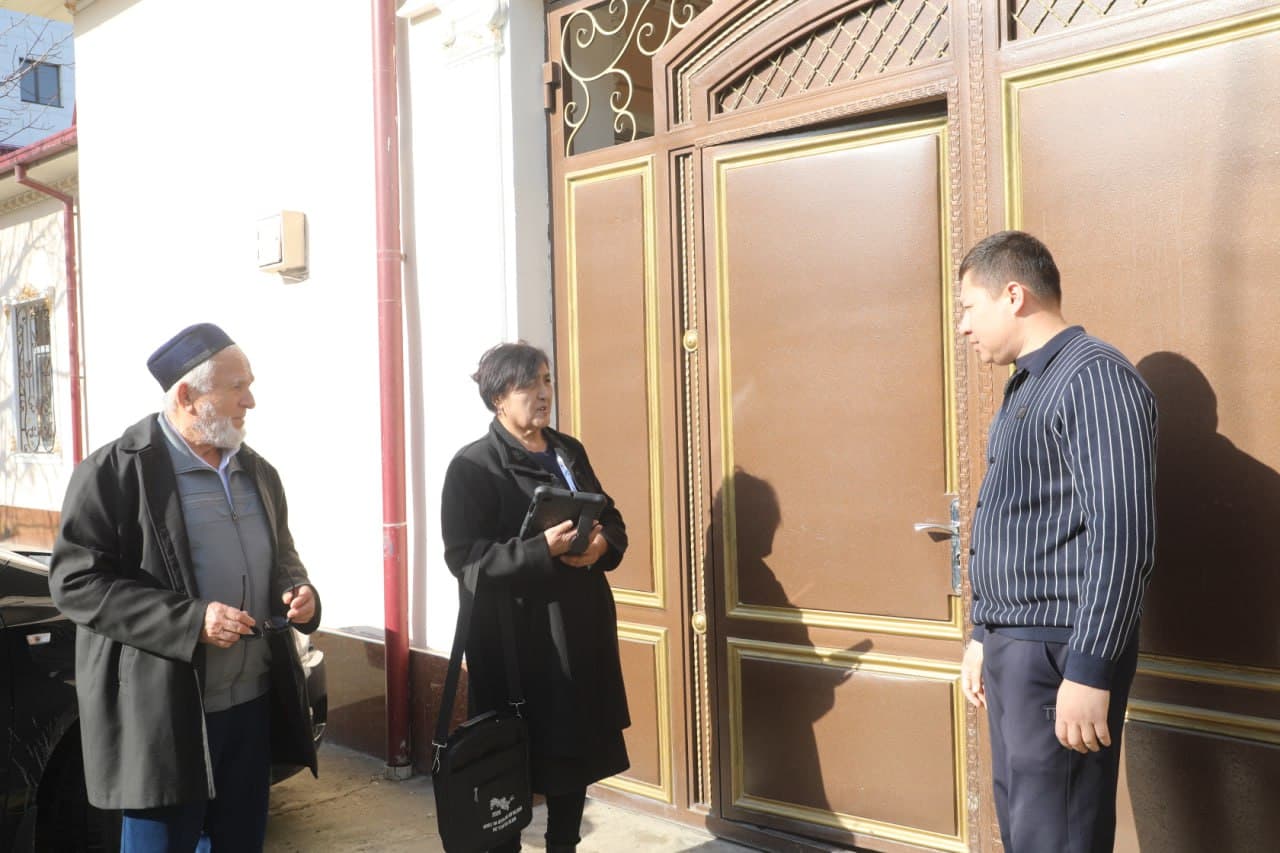 Yangiyo‘l shahrida “Aholi va qishloq xo‘jaligini ro‘yxatga olish” tadbirining ikkinchi bosqichidan fotolavhalar