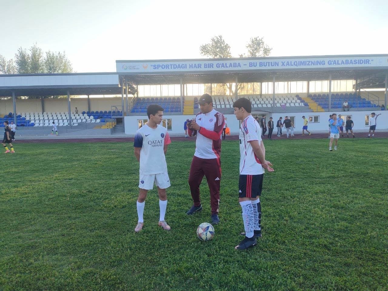 Yangiyo‘l shahrida ham DXX kubogi doirasida futbol musobaqalari bo‘lib o‘tmoqda