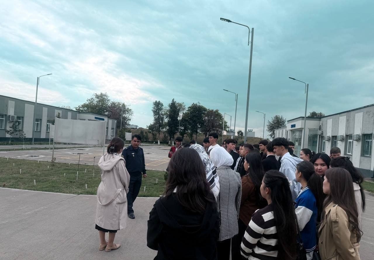 “Rahbar va yoshlar uchrashuvi” doirasida harbiy qismda ochiq muloqot tashkil etildi
