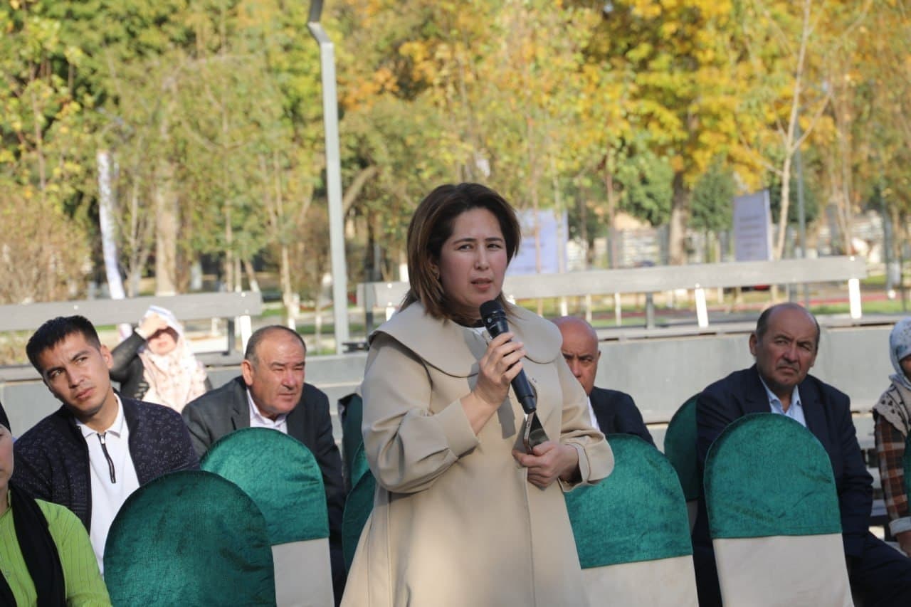 YANGIYO‘L SHAHRIDA YOSHLAR BANDLIGINI TA’MINLASH MASALALARI YUZASIDAN UCHRASHUV O‘TKAZILDI
